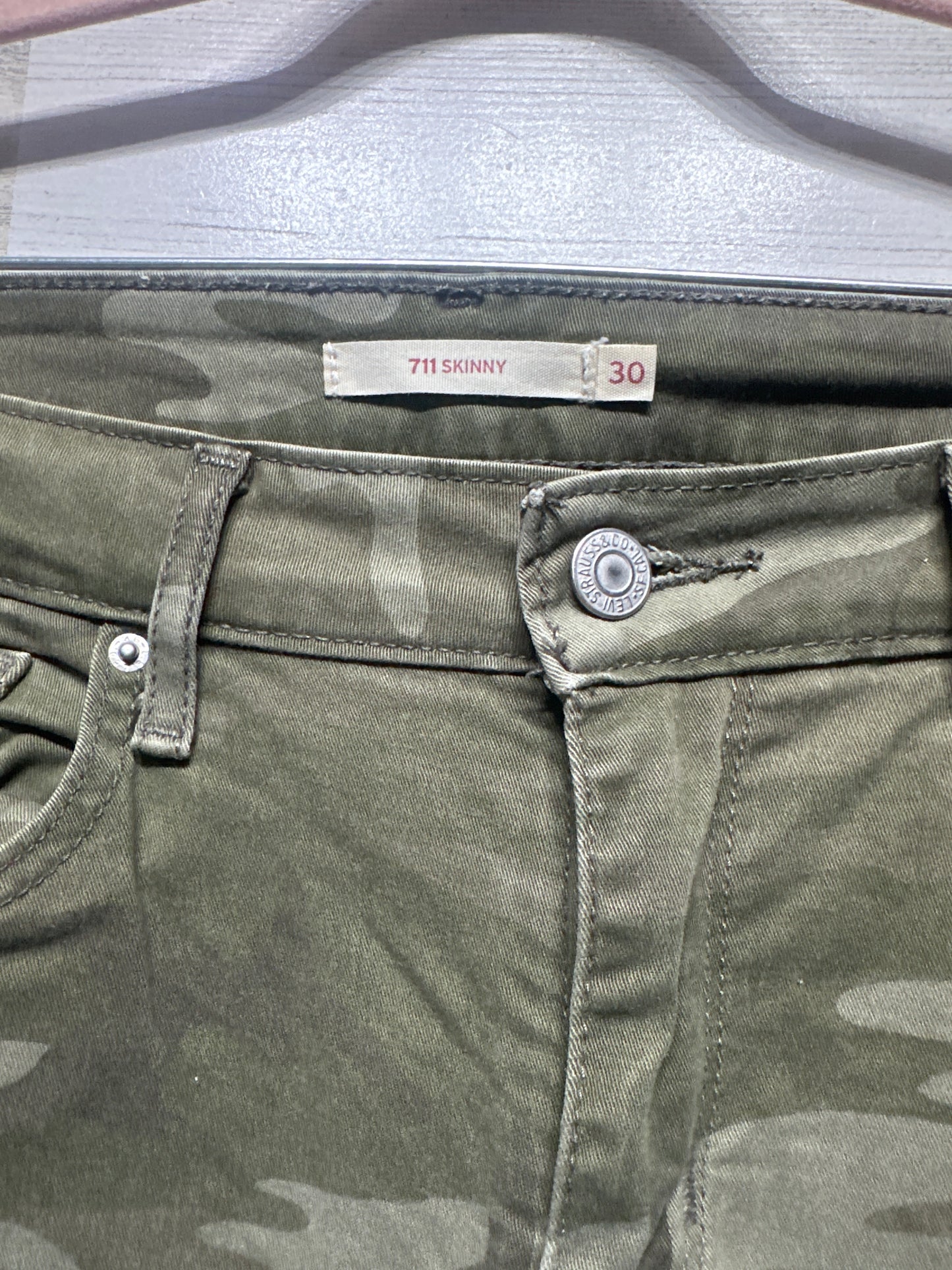 Levi’s 711 Skinny Women’s Size 30 Camo Jeans VGUC