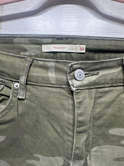 Levi’s 711 Skinny Women’s Size 30 Camo Jeans VGUC