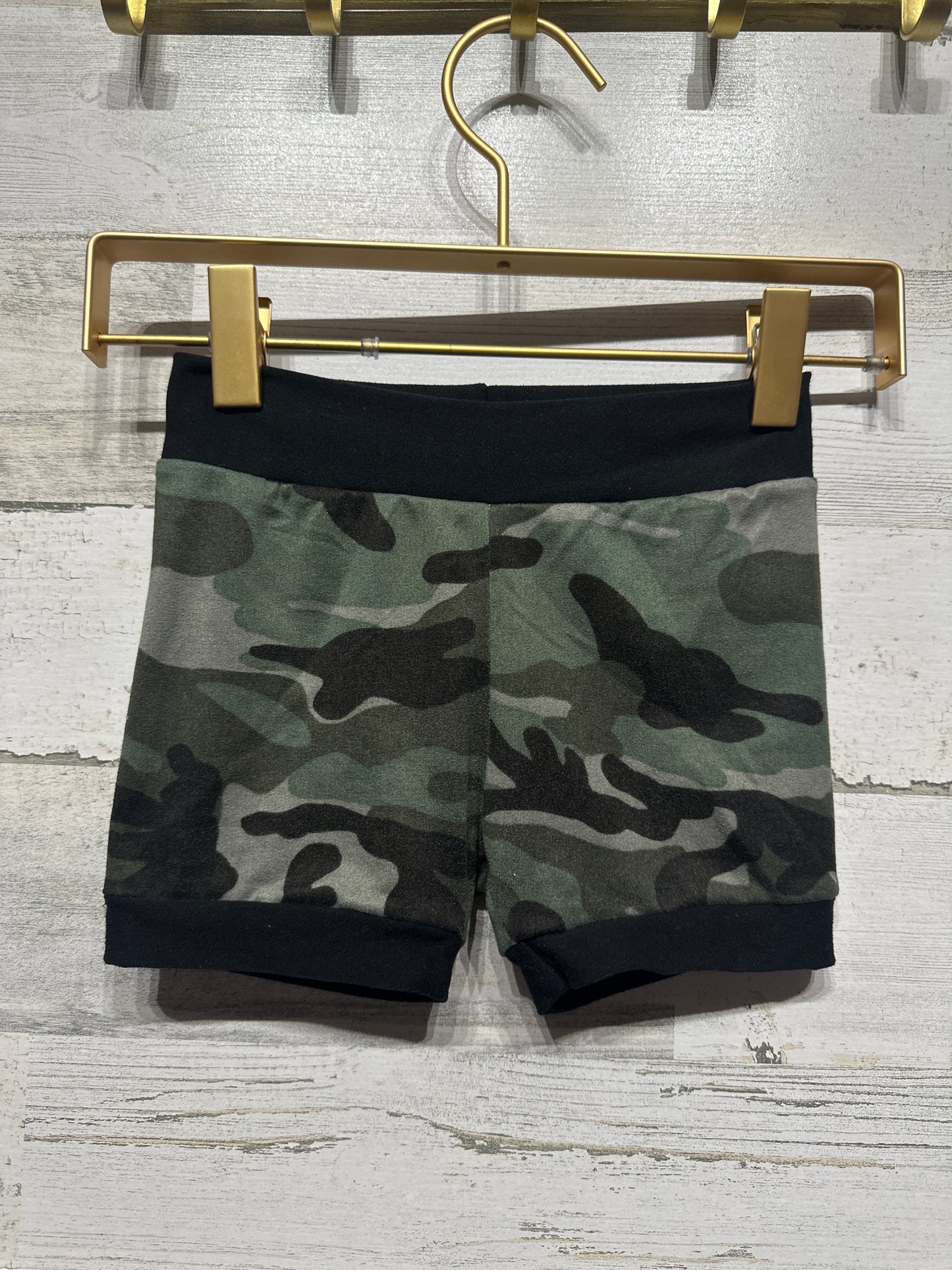 Boys Preowned Size 2t/3t Camo Shorts - Good Used Condition