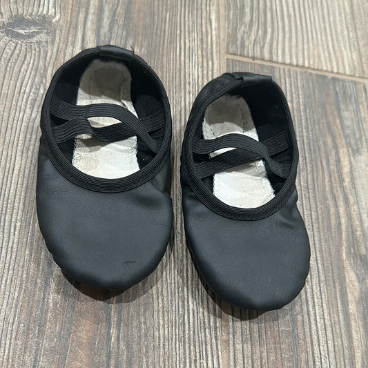 Size 6 Toddler black dance Shoes - Good Used Condition