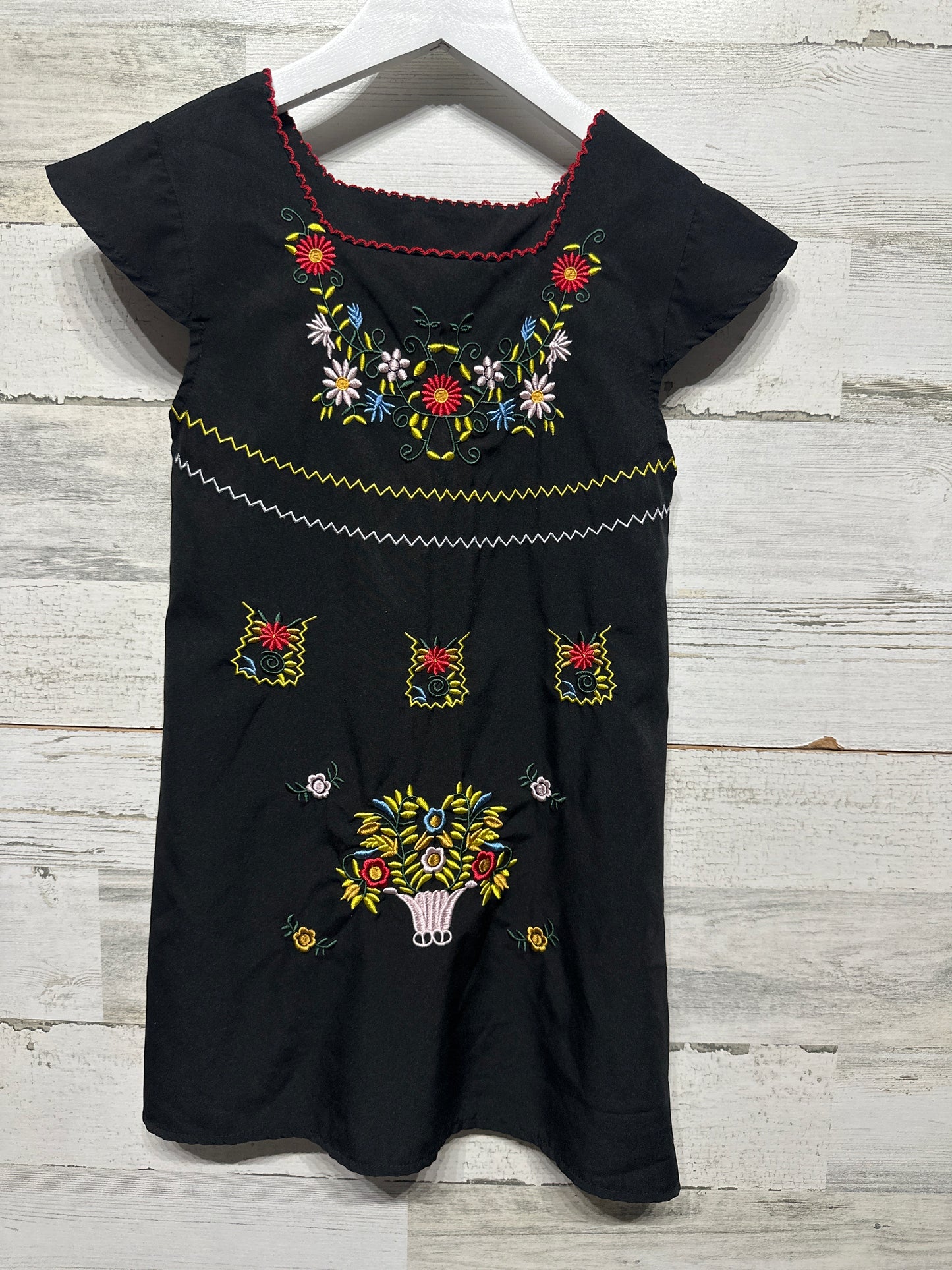 Girls Size Small Embroidered Mexican Heritage Dress - Very Good Used Condition