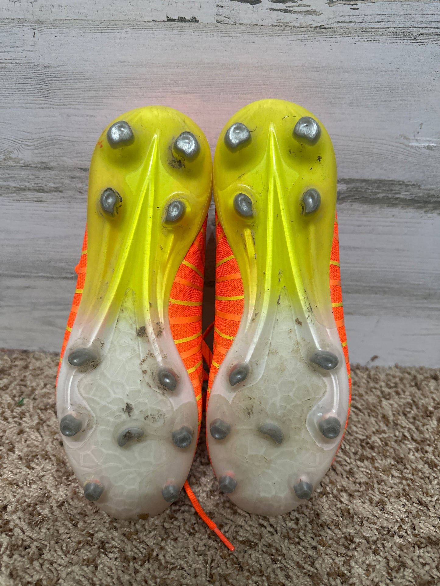 Size 7 D Men’s Preowned Brava Neon Orange Soccer Cleats - Play Condition*