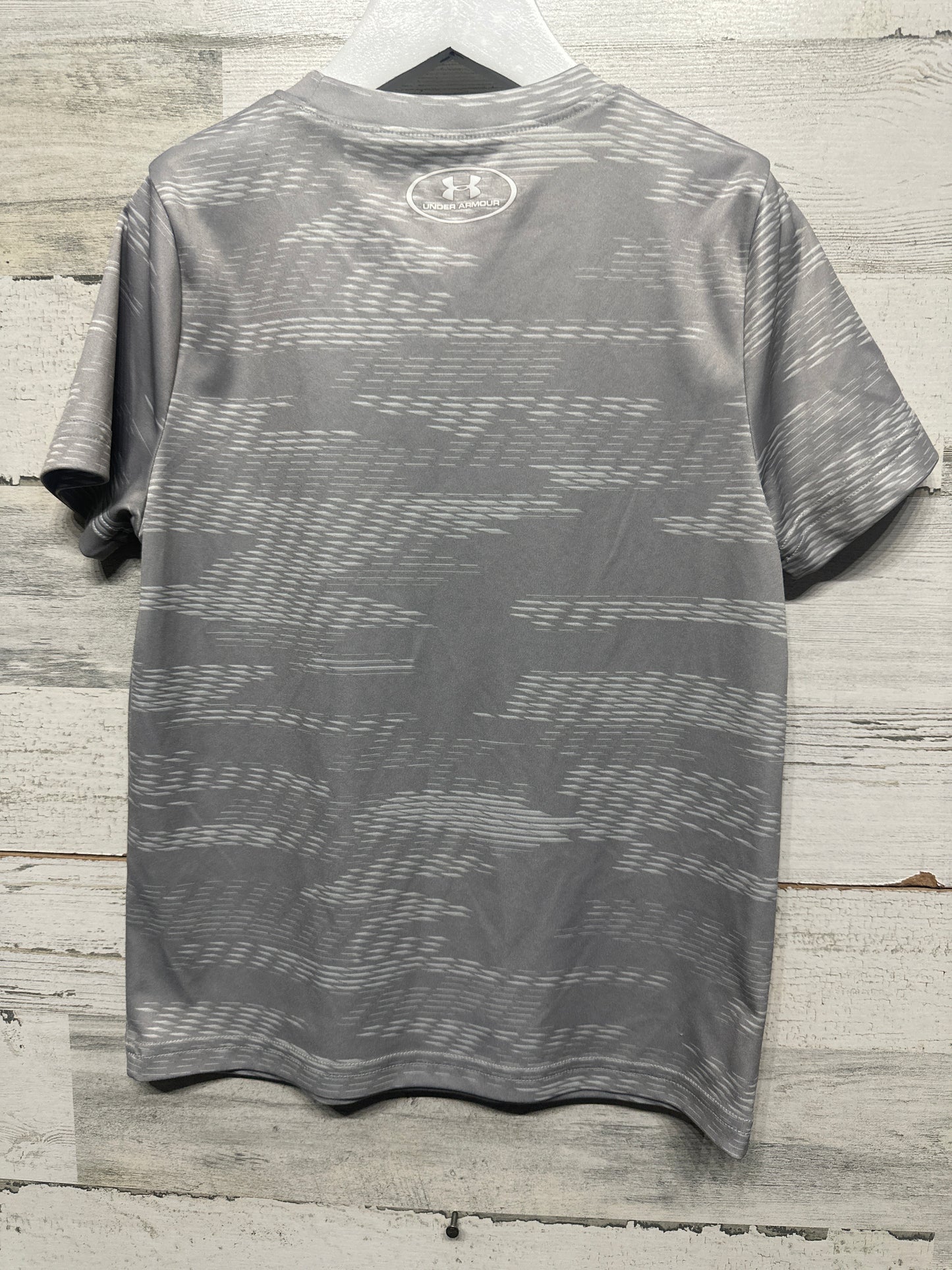 Boys Size XS (7)Under Armour Grey Loose Heatgear Shirt - Good Used Condition*