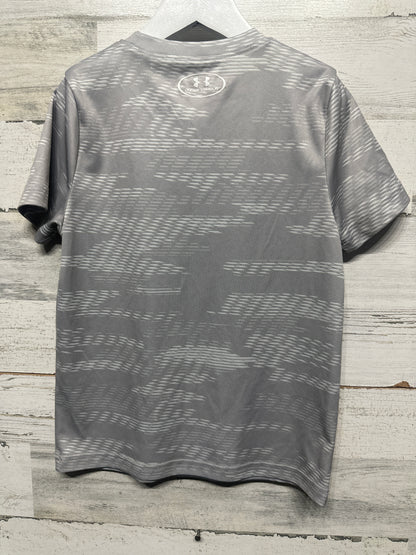 Boys Size XS (7)Under Armour Grey Loose Heatgear Shirt - Good Used Condition*