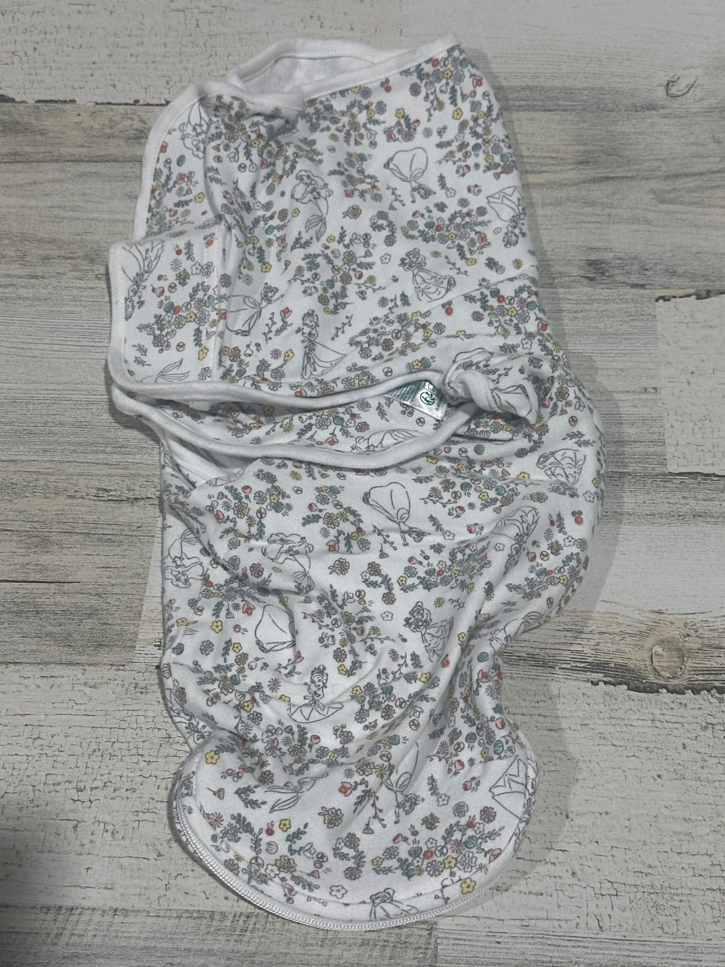 Aden+ Anais Disney Princess Print Velcro Swaddle Blanket - Girls Size 0-3m (7 - 14 lbs) - Very Good Used Condition