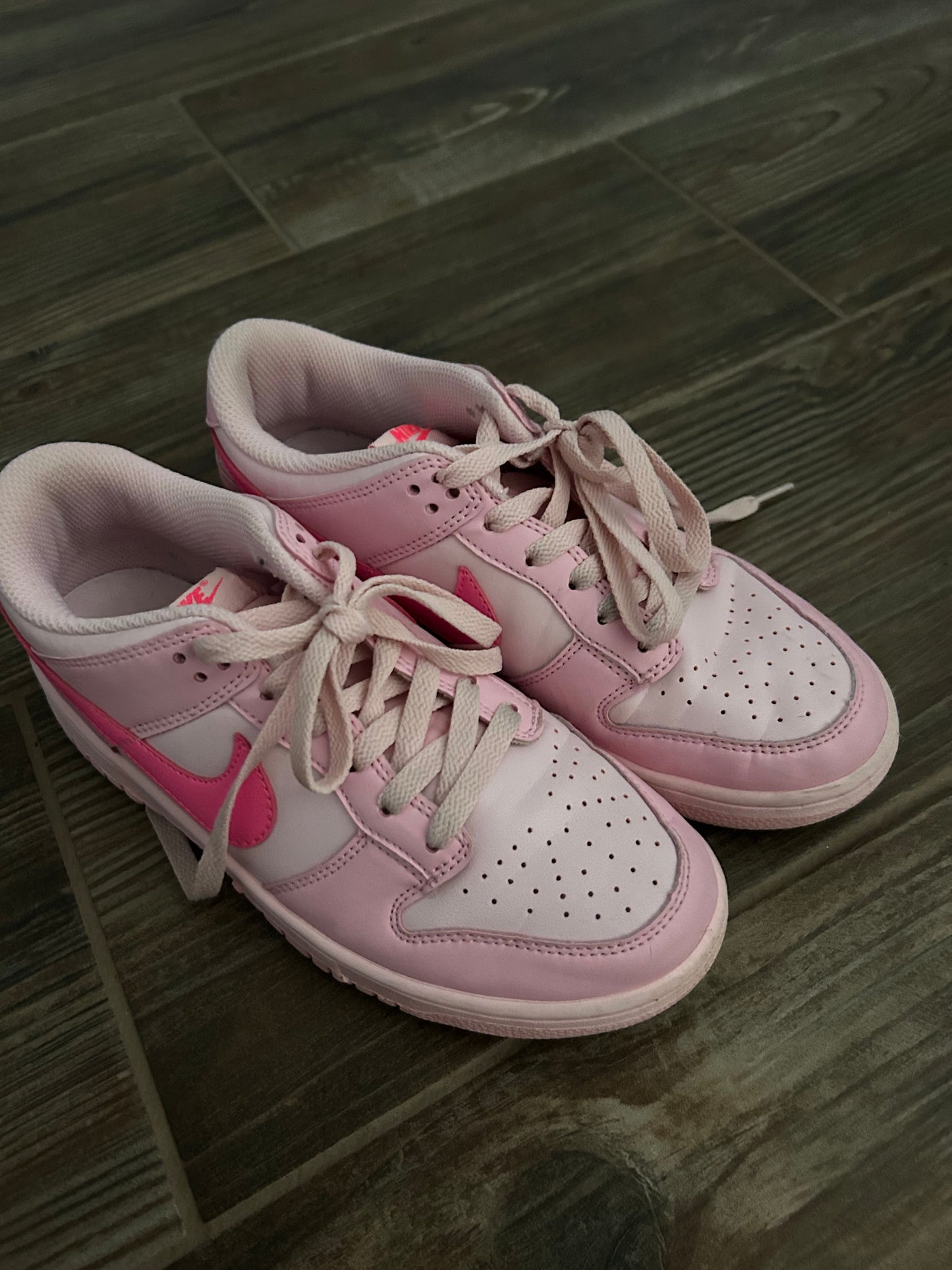 Women's Size 8 Nike Pink Shoes- Good Used Condition