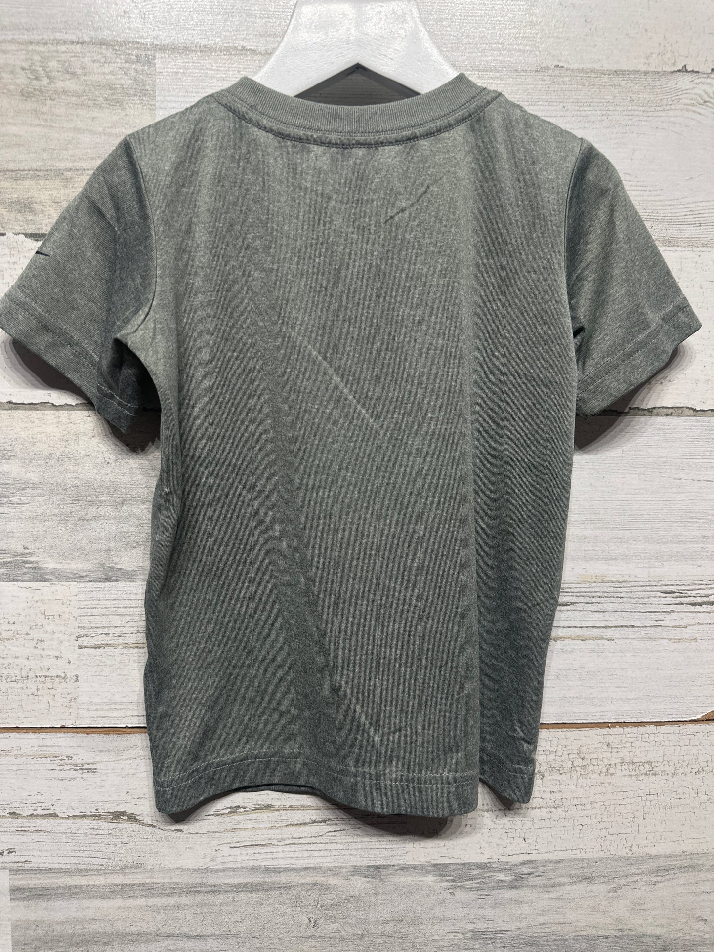 Boys Size 4 (Fits 3-4 Years) Nike Draft Pick Drifit Shirt - Very Good Used Condition