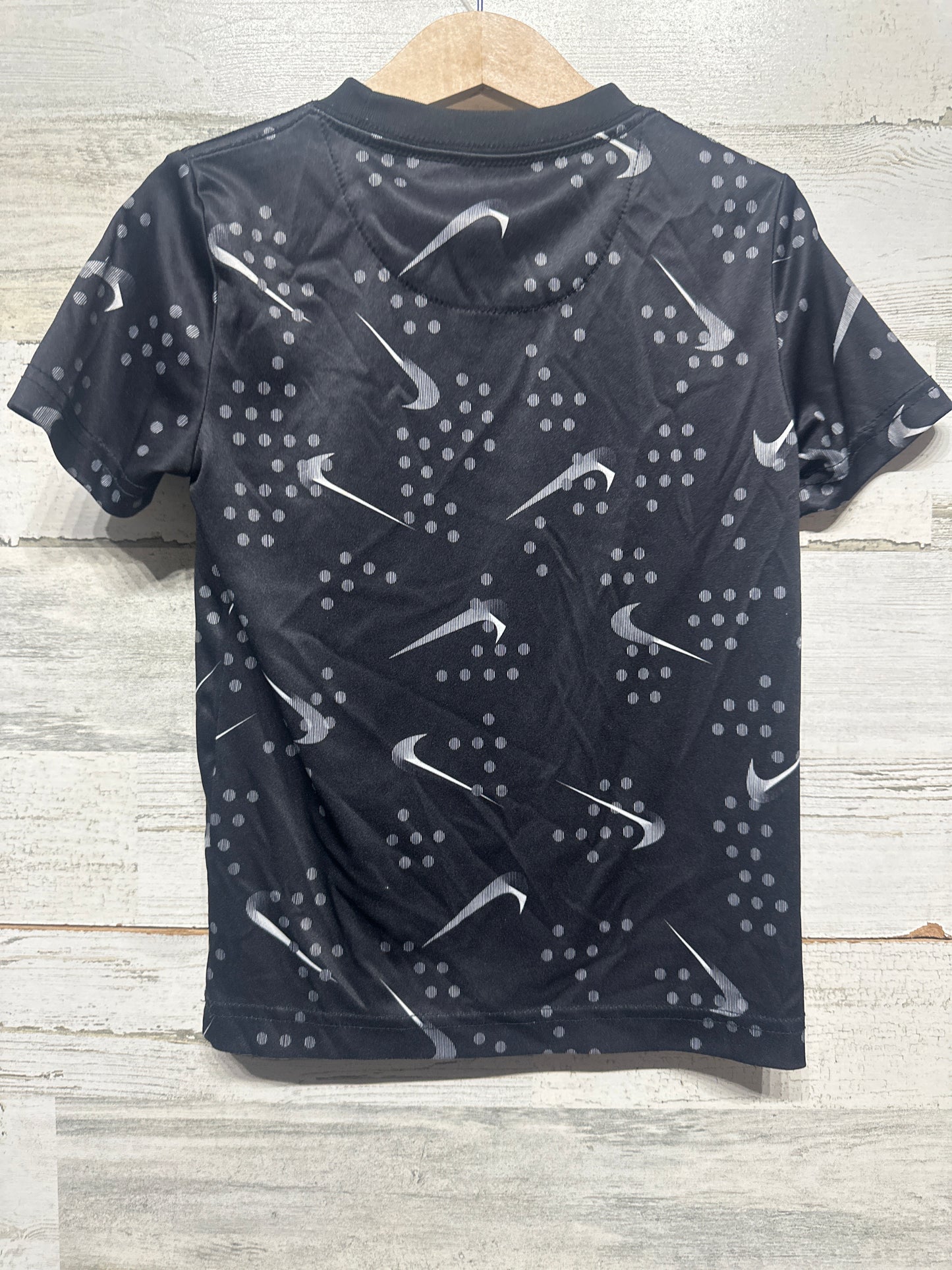 Size 4t (Fits 3-4yrs) Nike Drifit Shirt - Very Good Used Condition
