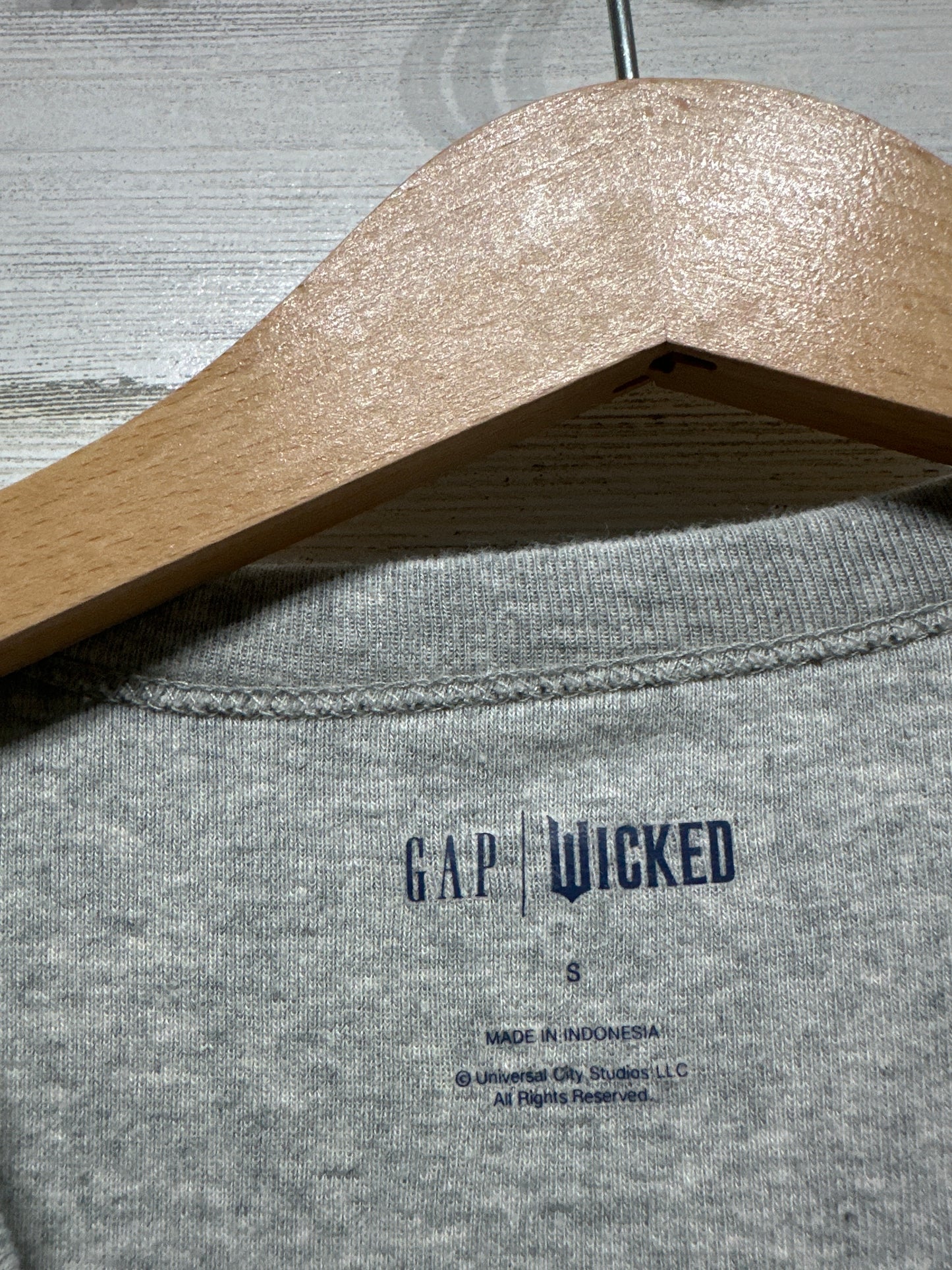 Girls Size Small (6-7) Gap Wicked Long Sleeve Shirt - Very Good Used Condition