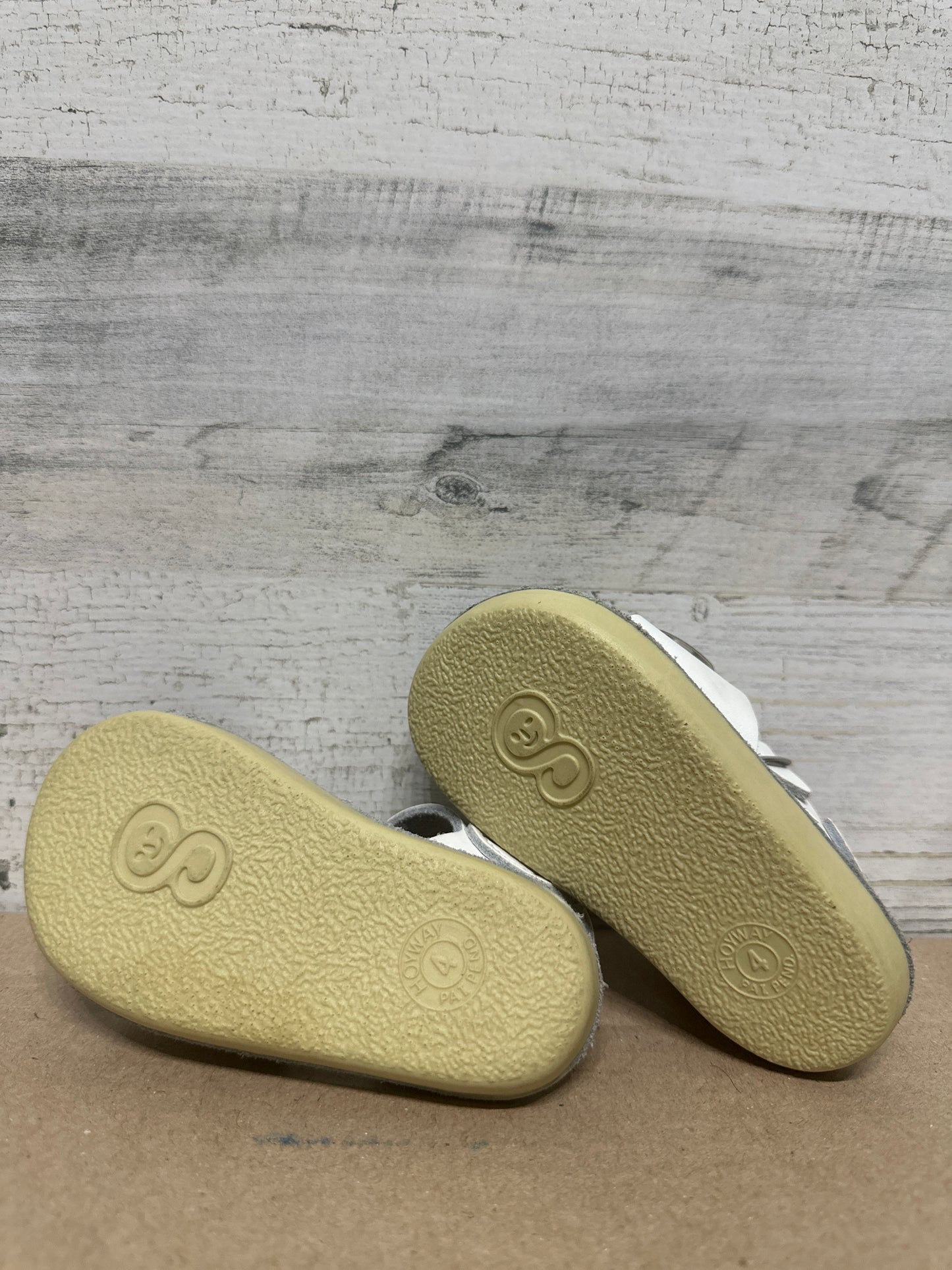 Size 4 Toddler Sun San White Surfer Sandals - Very Good Used Condition