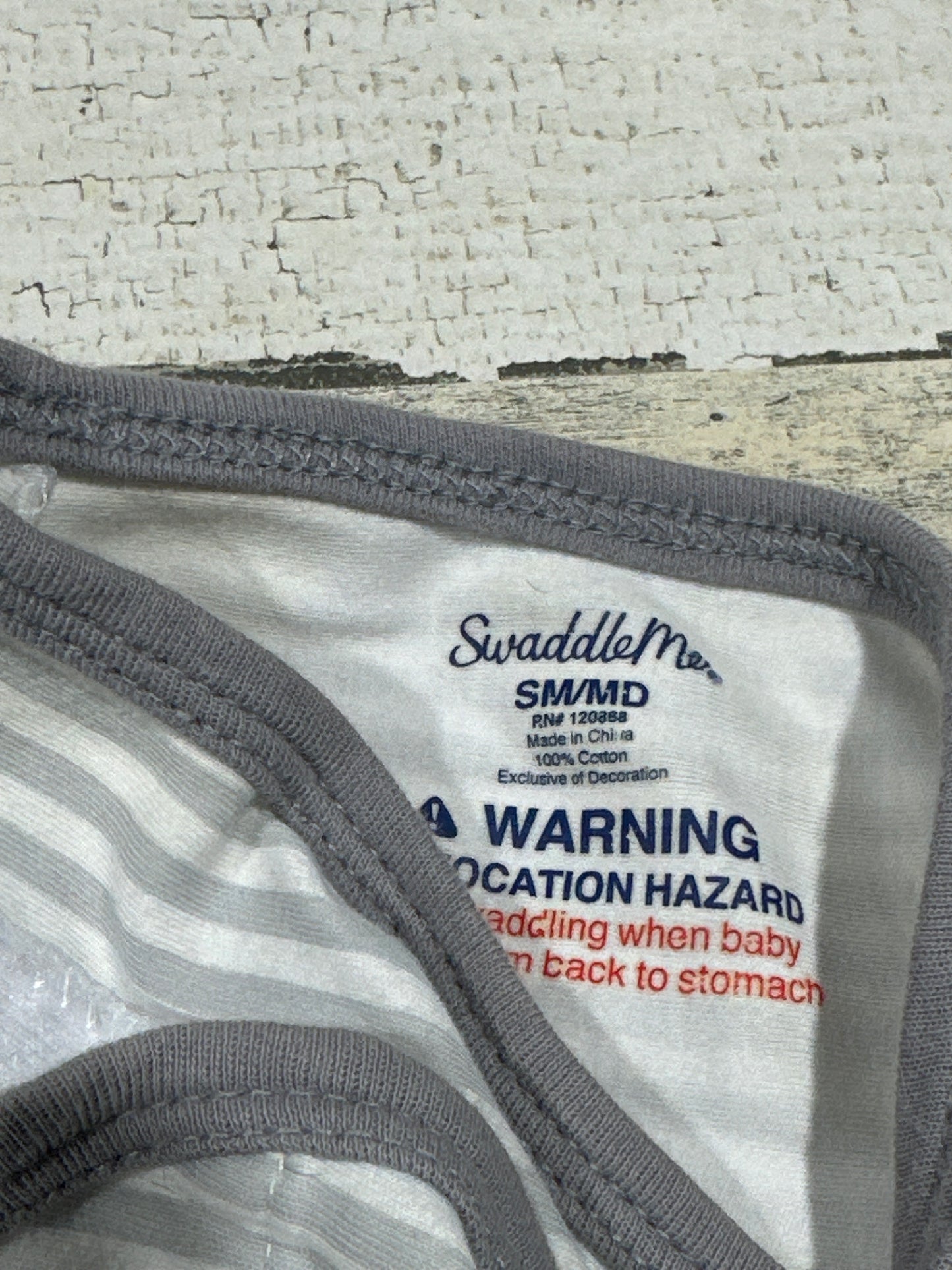 Swaddle Me Grey Striped Velcro Swaddle Blanket - 7-14 lbs - Size Small/Medium - Good Used Condition