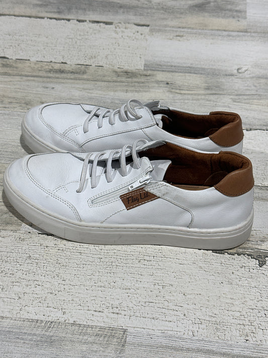 Flag LTD White Leather Sneakers Shoes - Men’s Size 6 - Good Used Condition