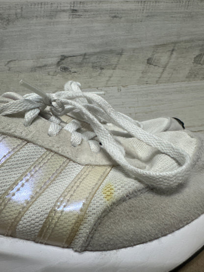 Girls Size 2.5 (Youth) Adidas Shoes - Play Condition*
