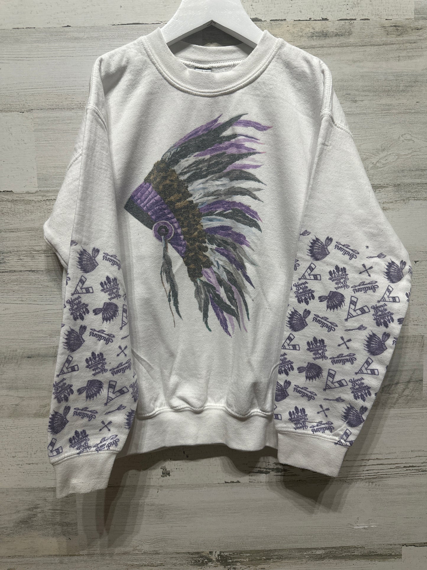 Girls Preowned Youth Medium PNG Indians Sweatshirt - Play Condition*