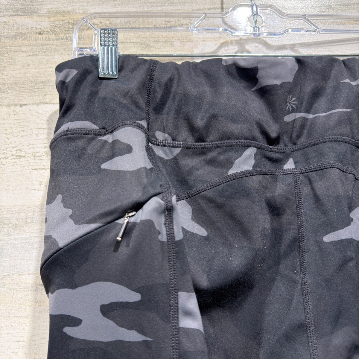 Athleta Camo Active Leggings Womens L Black Grey Camouflage GUC*4