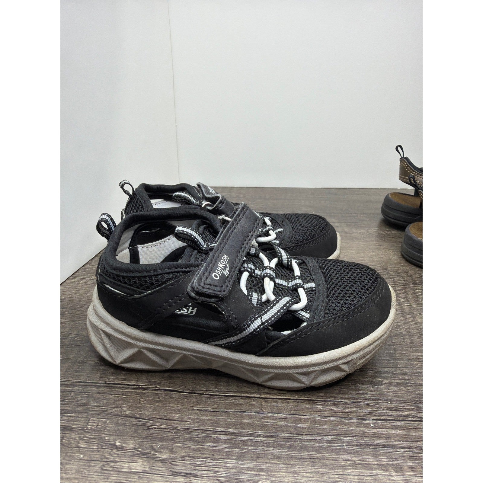 OshKosh Wonder Nation Sandal Bundle Boys Size 7 Toddler Fisherman EUC1