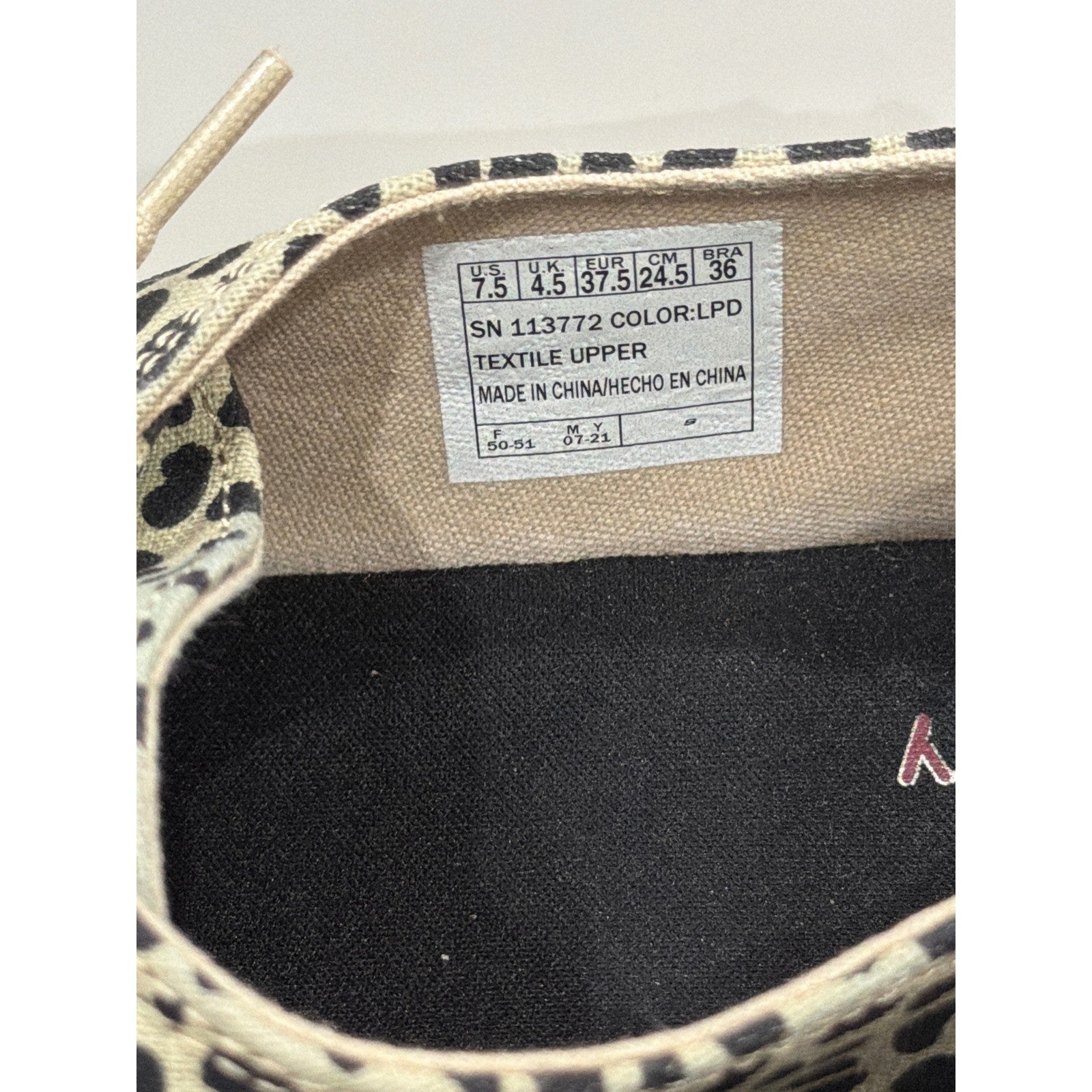 Skechers Bobs Skipper Shoes Women 7.5 Tan Leopard Print Canvas Slip On3