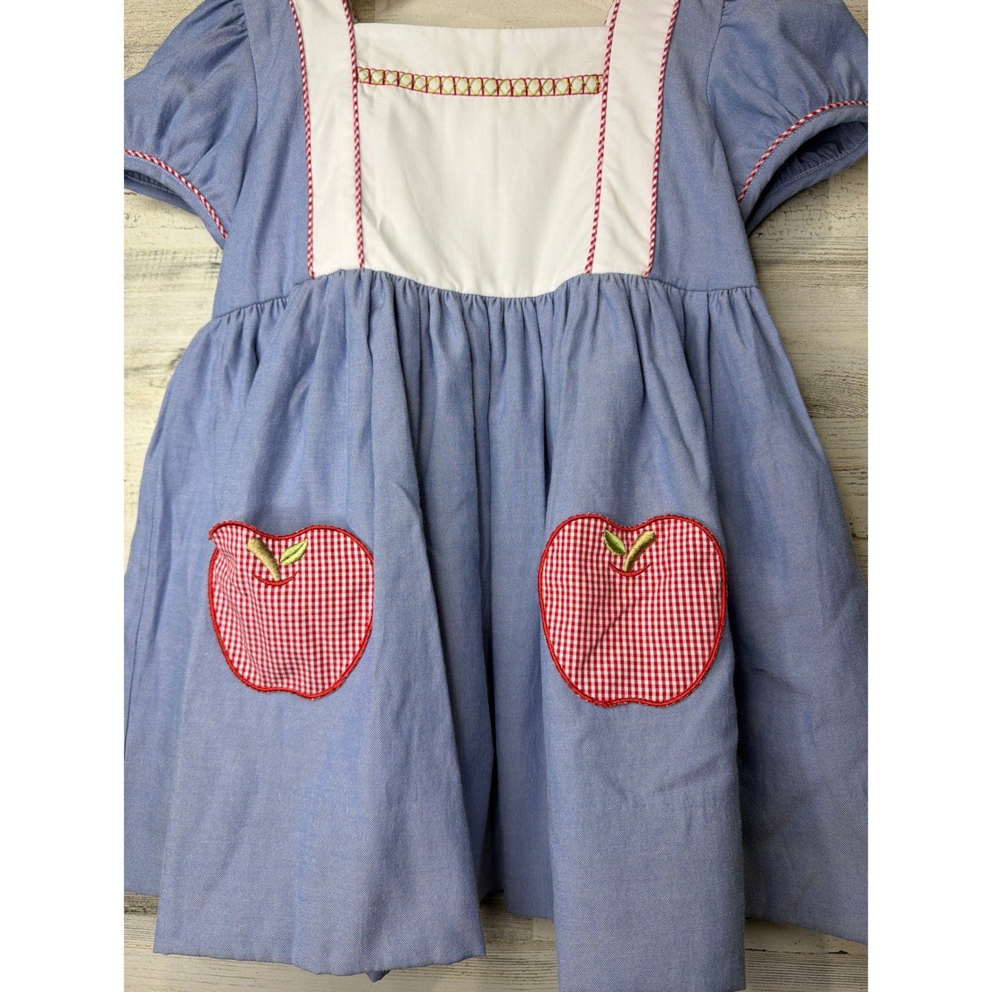 The Proper Peony Dress Girls 4 Blue Apple Pockets School Classic EUC1