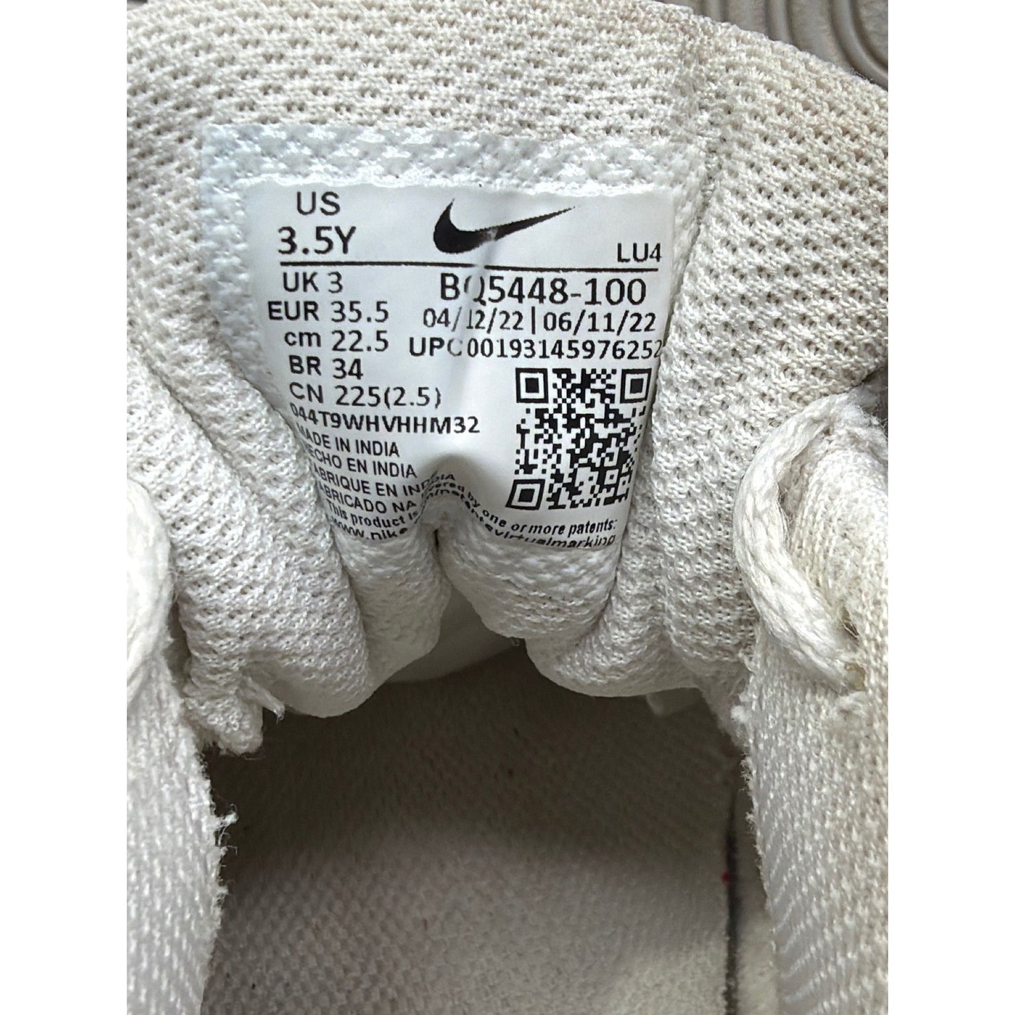 Nike Court Borough Low 2 Boys 3.5Y White Leather Sneaker Sporty *Flawed7