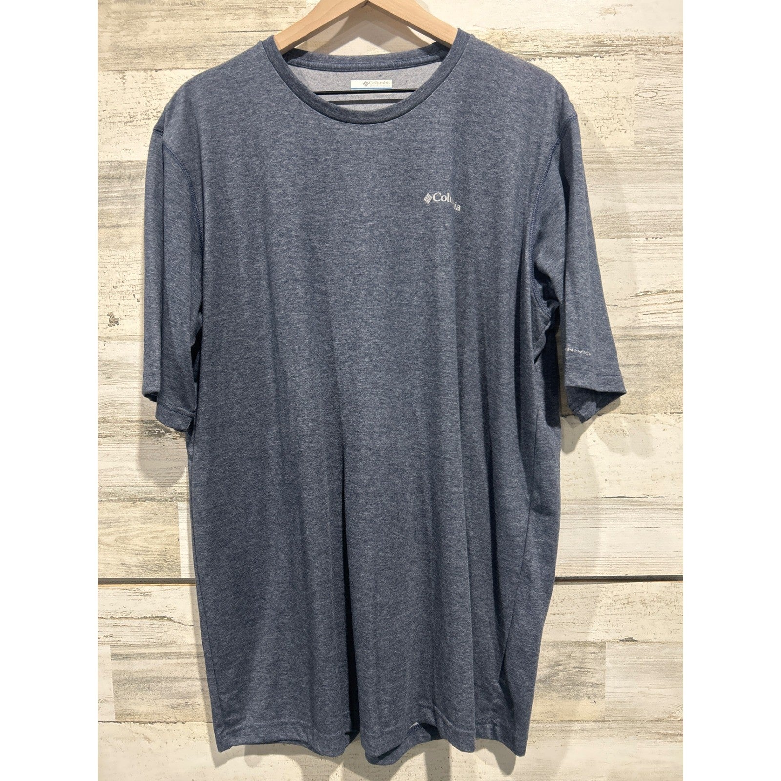 Columbia T-Shirt Mens XLT Blue Omni-Wick Performance Gorpcore EUC0