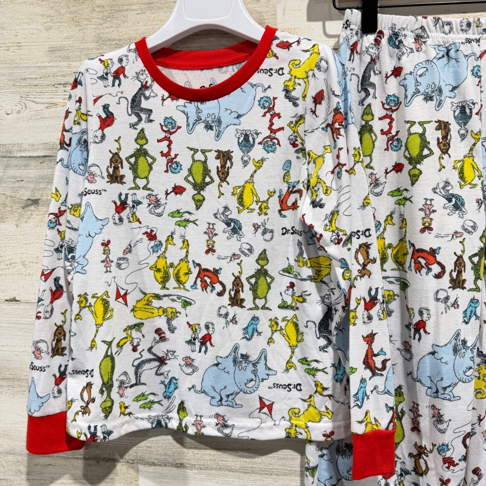 Dr Seuss Pajama Set Boys Size 8 White Character Print Grinchcore GUC1