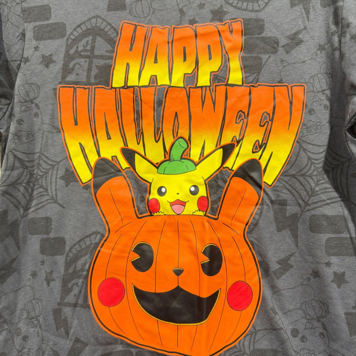 Pokemon T-Shirt Boys Size Small Grey Pikachu Pumpkin Happy Halloween Graphic NWT1