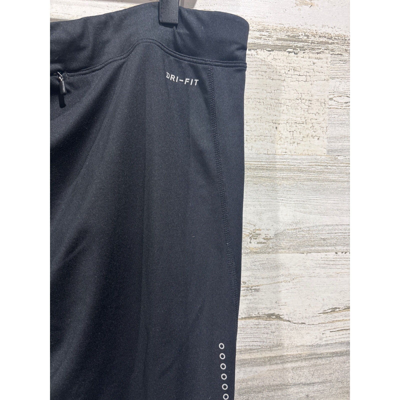 Nike Capri Leggings Women 2XL Black Reflective Swoosh Activewear5