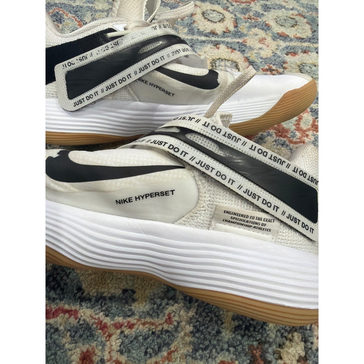 Nike React Hyperset Volleyball Shoes Women 7.5 White Black Gum Athletic1