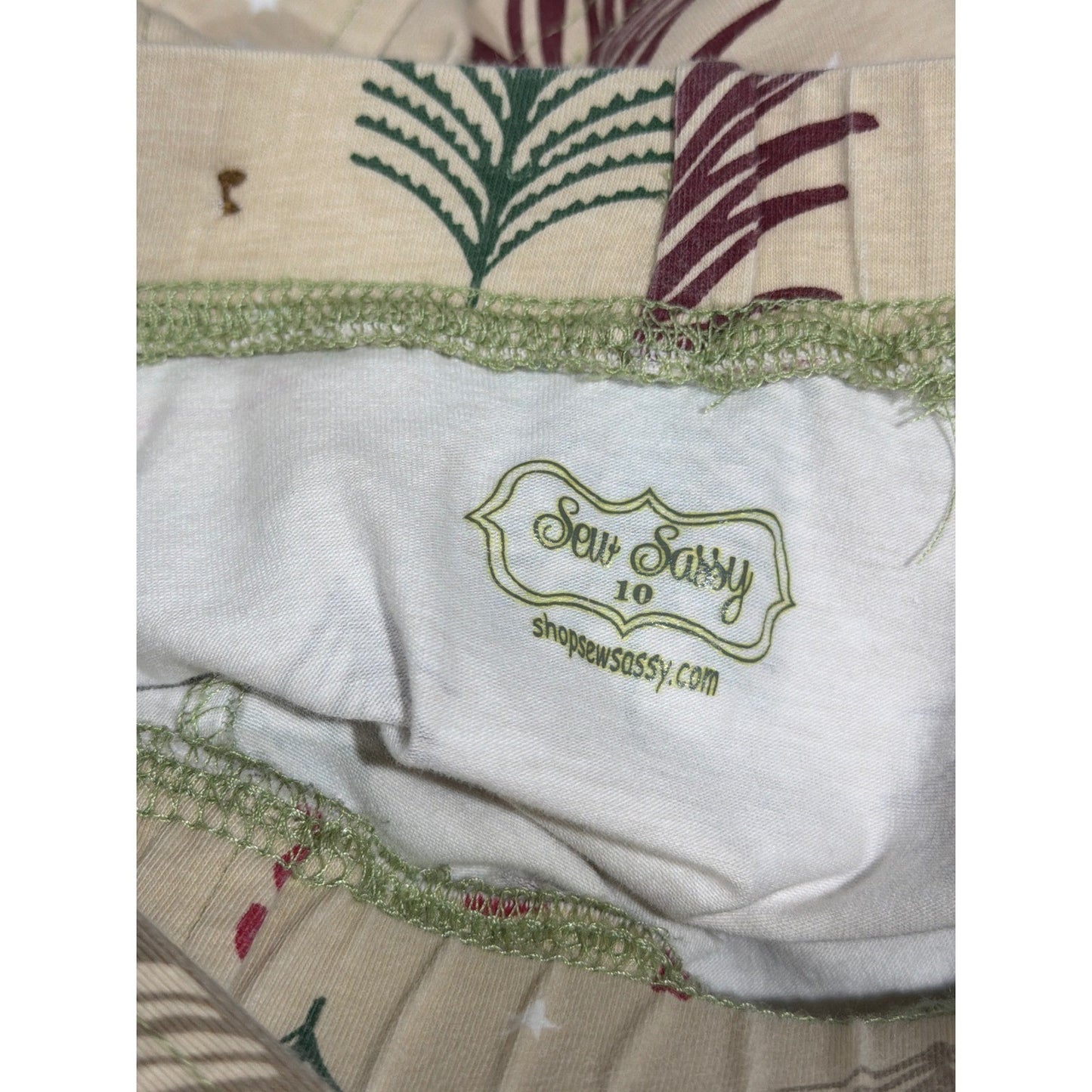 Sew Sassy Pinafore Skirt Girls 10 Cream Christmas Tree Holiday Boutique EUC3