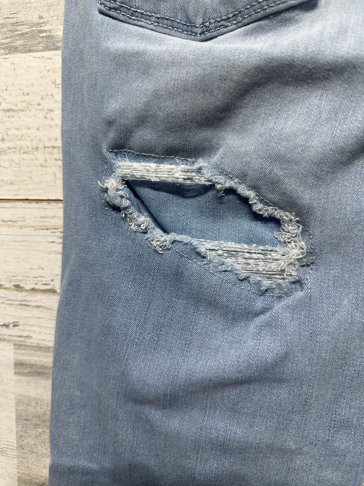 American Eagle Skinny Jeans Women 4 Light Blue Distressed Shredded4