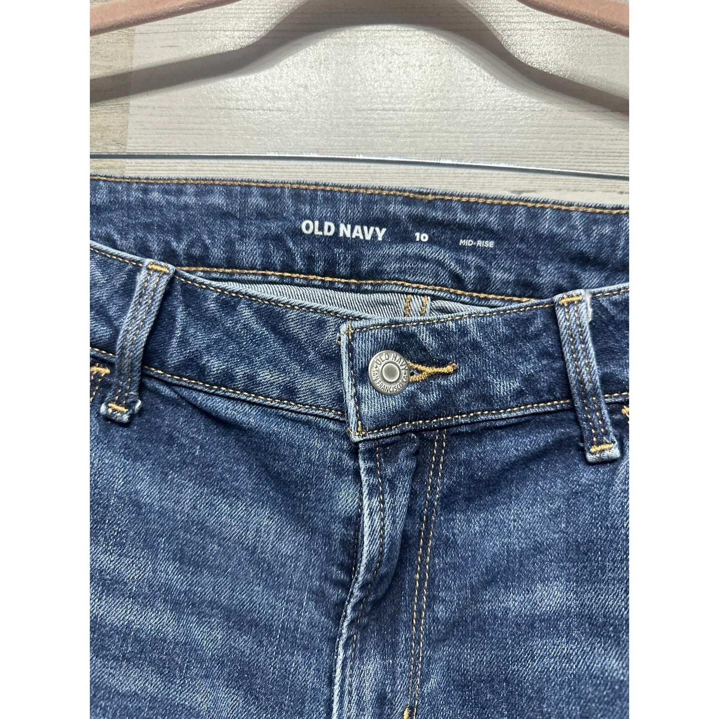 Old Navy Denim Shorts Women 10 Blue Mid Rise Cuffed Casual Classic EUC1