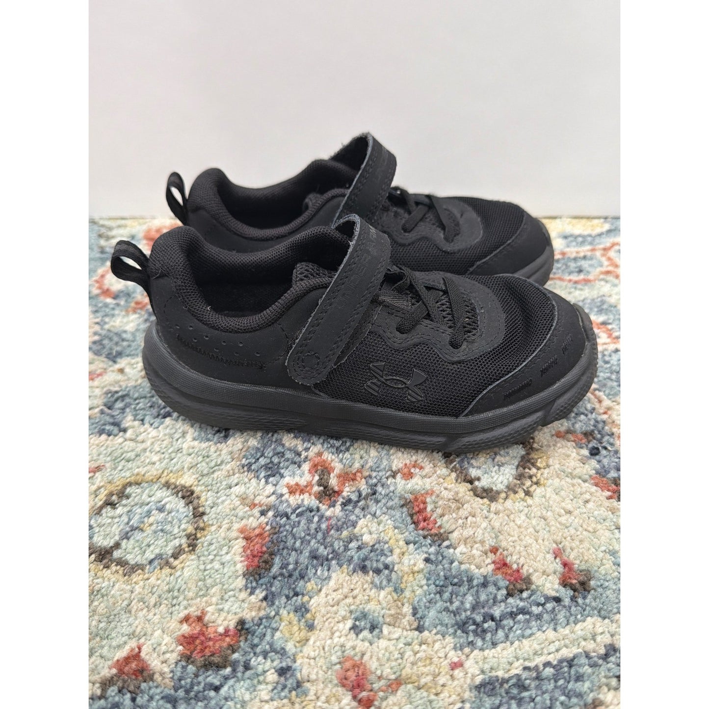 Under Armour Nike Sneakers Boys 10 Black Red Athletic Running Shoes7