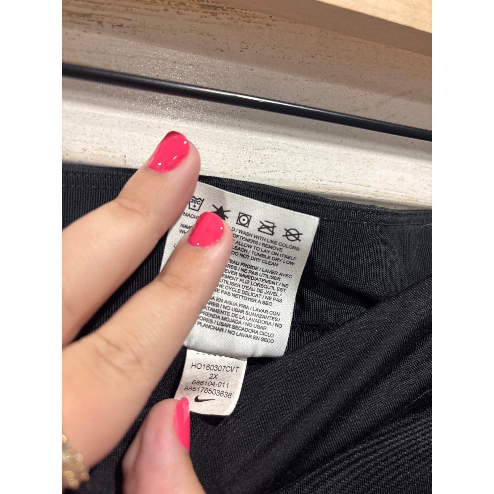 Nike Capri Leggings Women 2XL Black Reflective Swoosh Activewear3