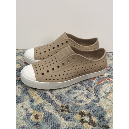Native Jefferson Shoes Kids J4 Youth Tan Water Friendly Gorpcore EUC1