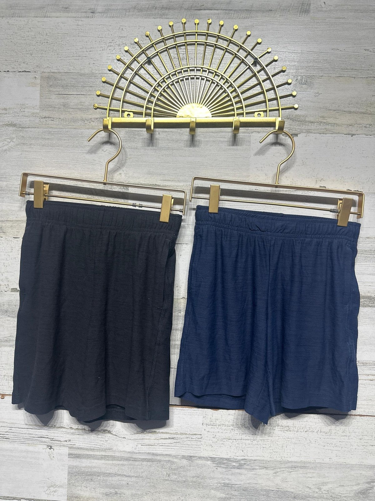 Old Navy Active Shorts Boys 6/7 Black Navy Breathe On Go-Dry Cool EUC0