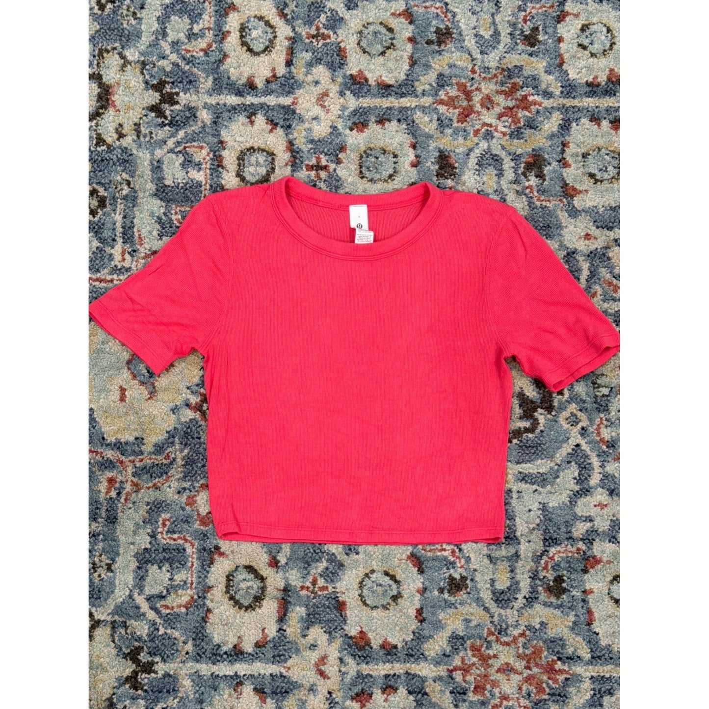 Lululemon Ribbed Crop Top Women Size 4 Pink Short Sleeve Athleisure GUC0