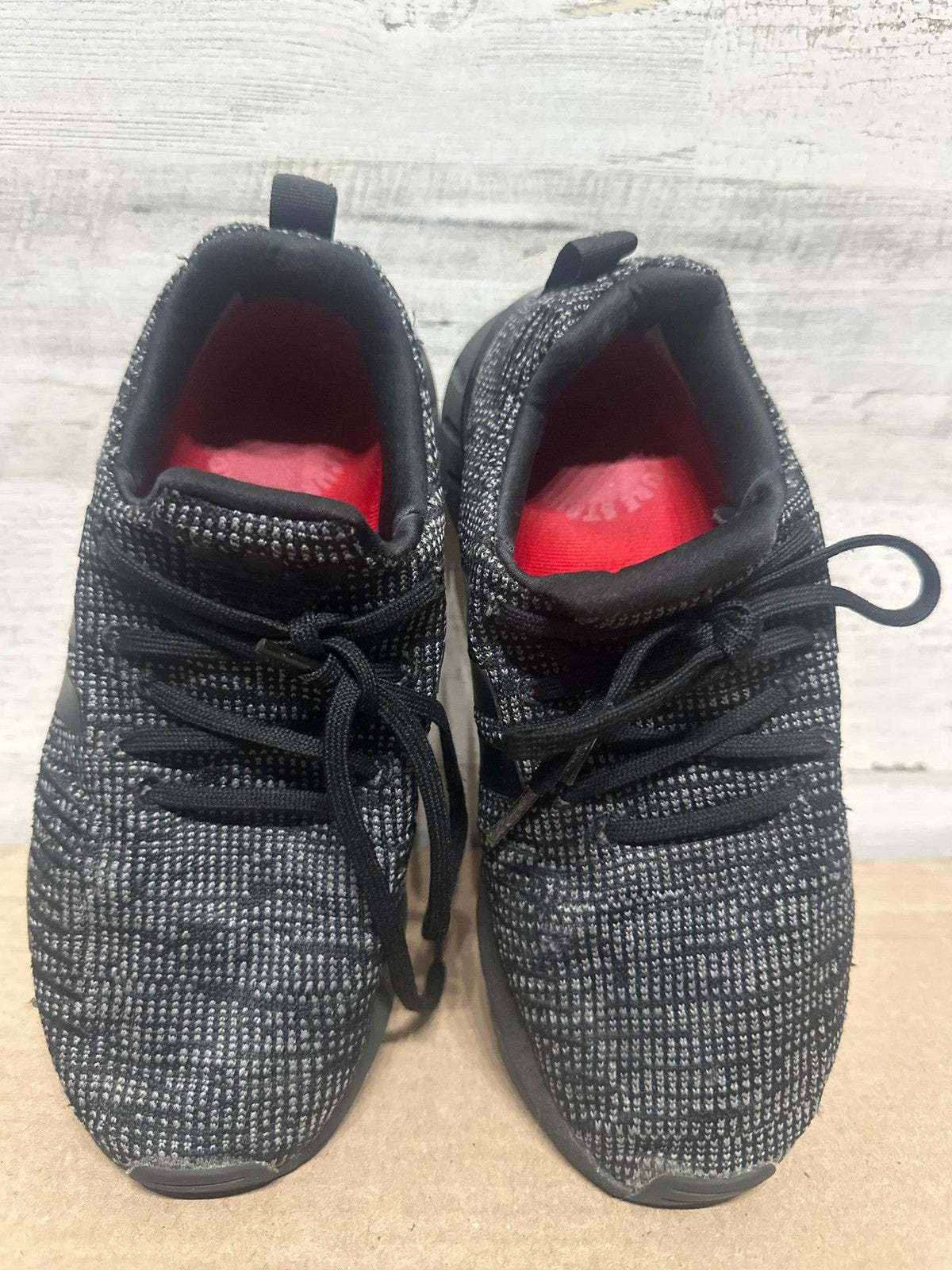 Adidas Boys Size 4 Black  Athletic Sneakers with Removable Orthotic Insoles GUC2