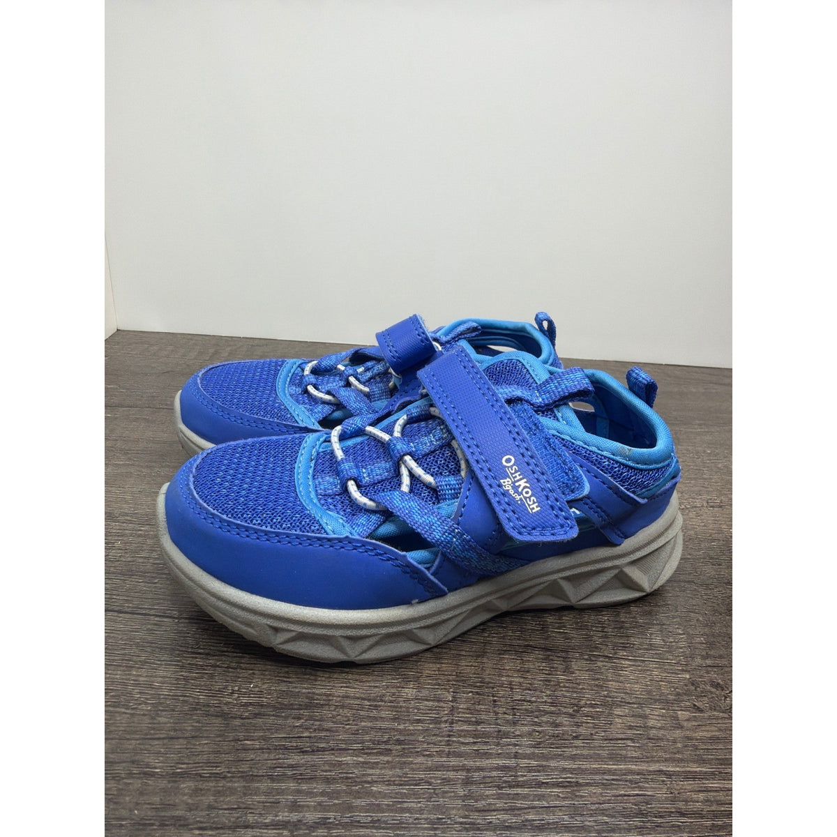 OshKosh Sandals Boys 10 Blue Mesh Closed Toe Athletic Water Sport EUC1