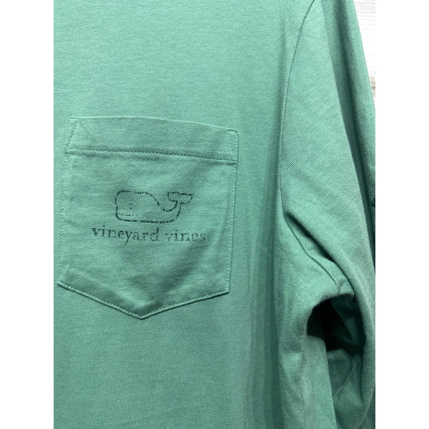 Vineyard Vines Long Sleeve T-Shirt Men Medium Green Pocket Graphic EUC1