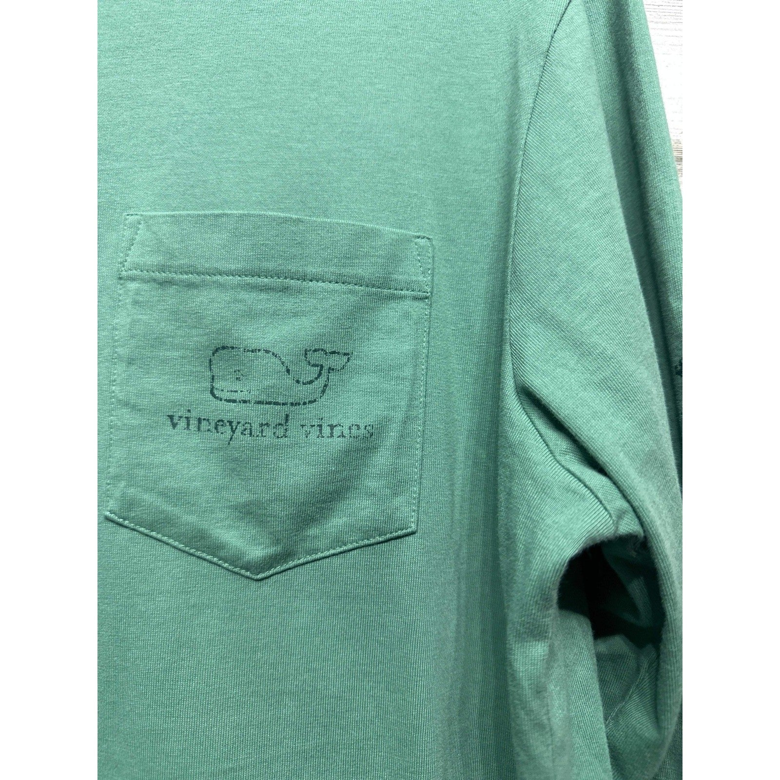 Vineyard Vines Long Sleeve T-Shirt Men Medium Green Pocket Graphic EUC1