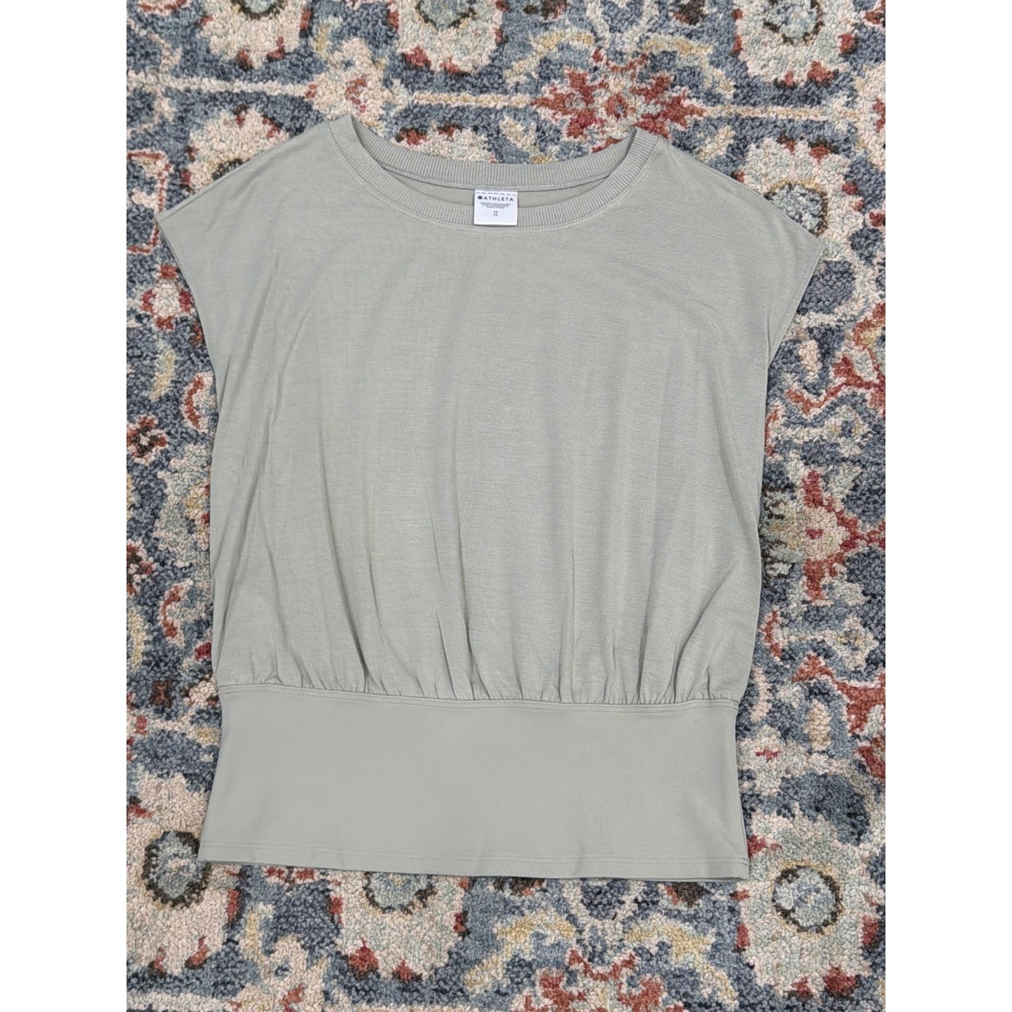 Athleta Zephyr Muscle Tank Women XS Sage Green Banded Hem Athleisure EUC0