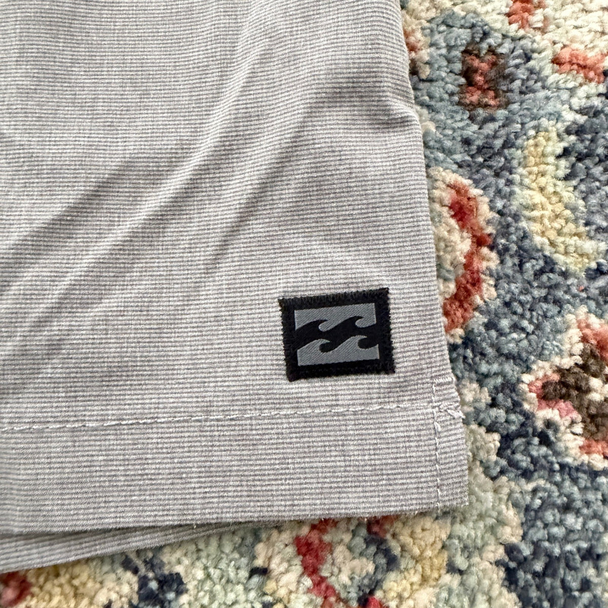 Billabong Hybrid Shorts Boys 4/S Grey Stripe Recycler Boardshorts Surf EUC1