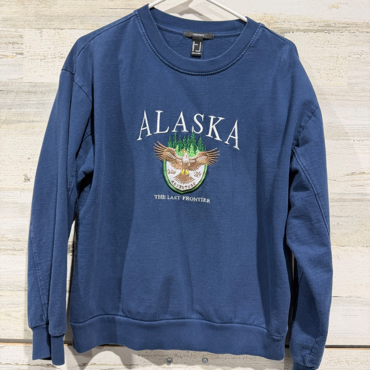 Forever 21 Sweatshirt Juniors Medium Blue Alaska Eagle Graphic Embroidered EUC0