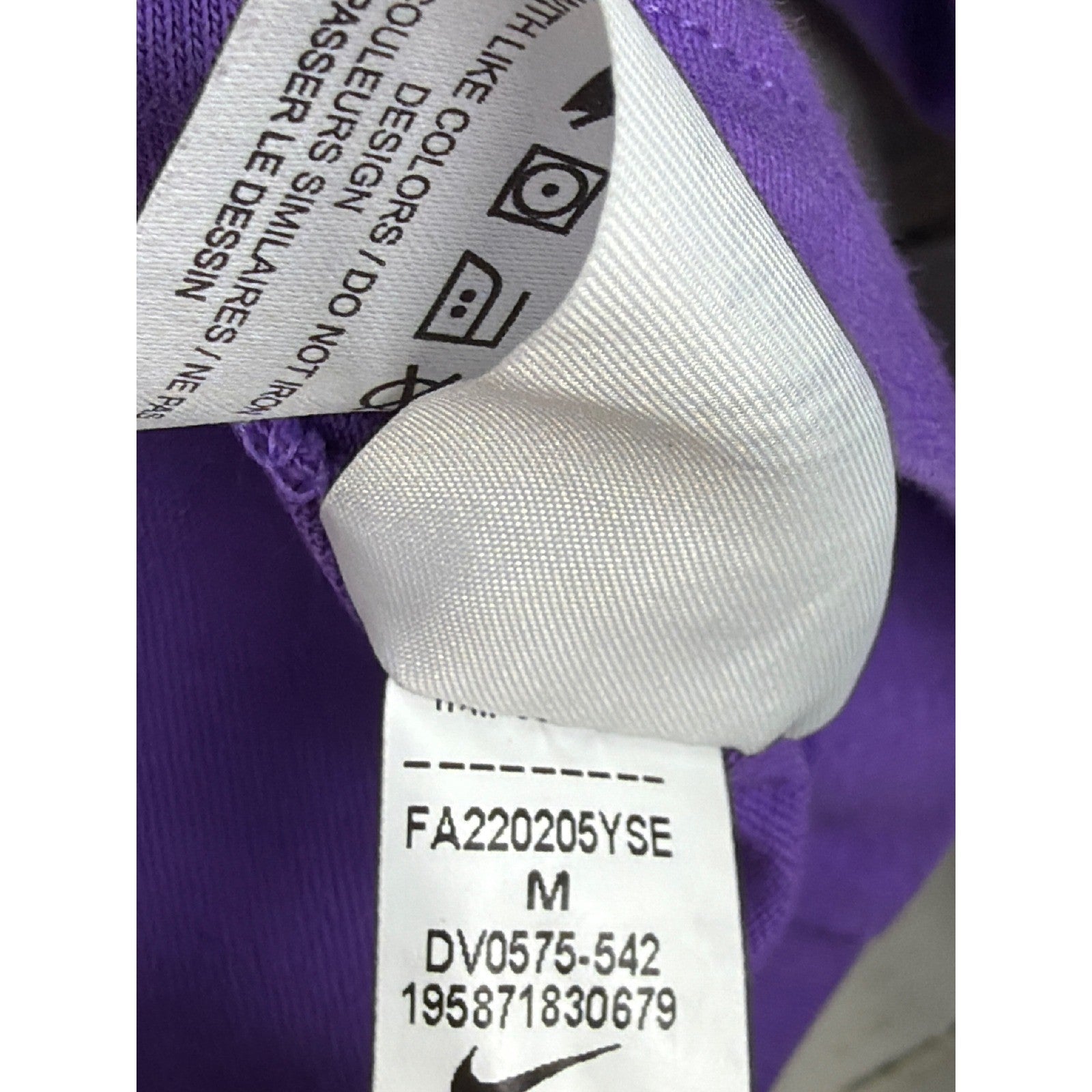 Nike Long Sleeve Tee Women Medium Purple Swoosh Loose Fit Athleisure EUC3