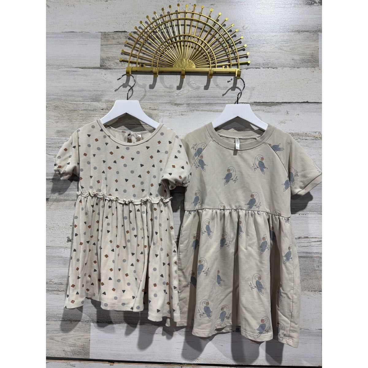 Quincy Mae Rylee + Cru Tunic Dress Bundle Girls 4-5 Neutral Geometric Parrot0