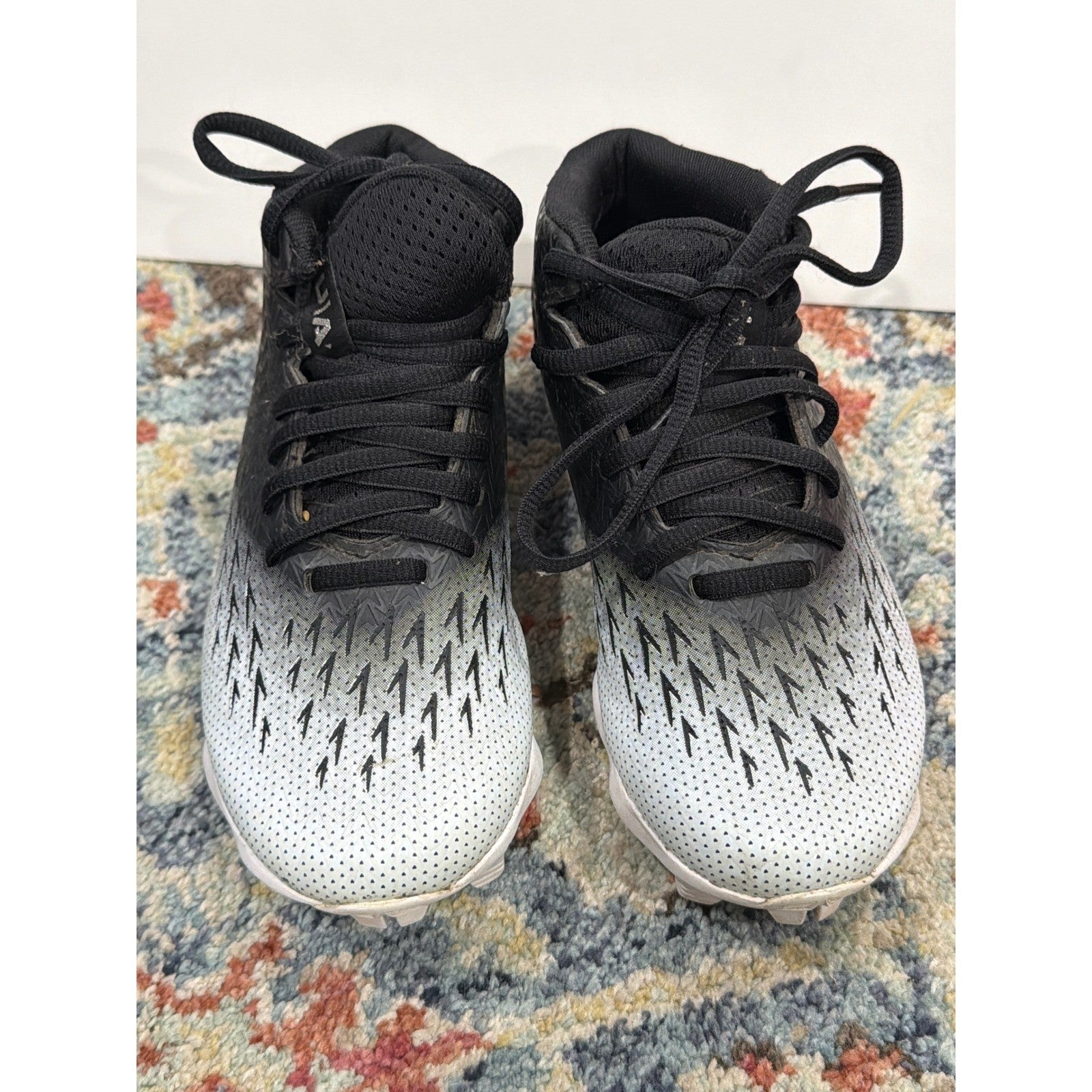Under Armour Baseball Cleats Boys Size 1 Black White Ombre GUC1