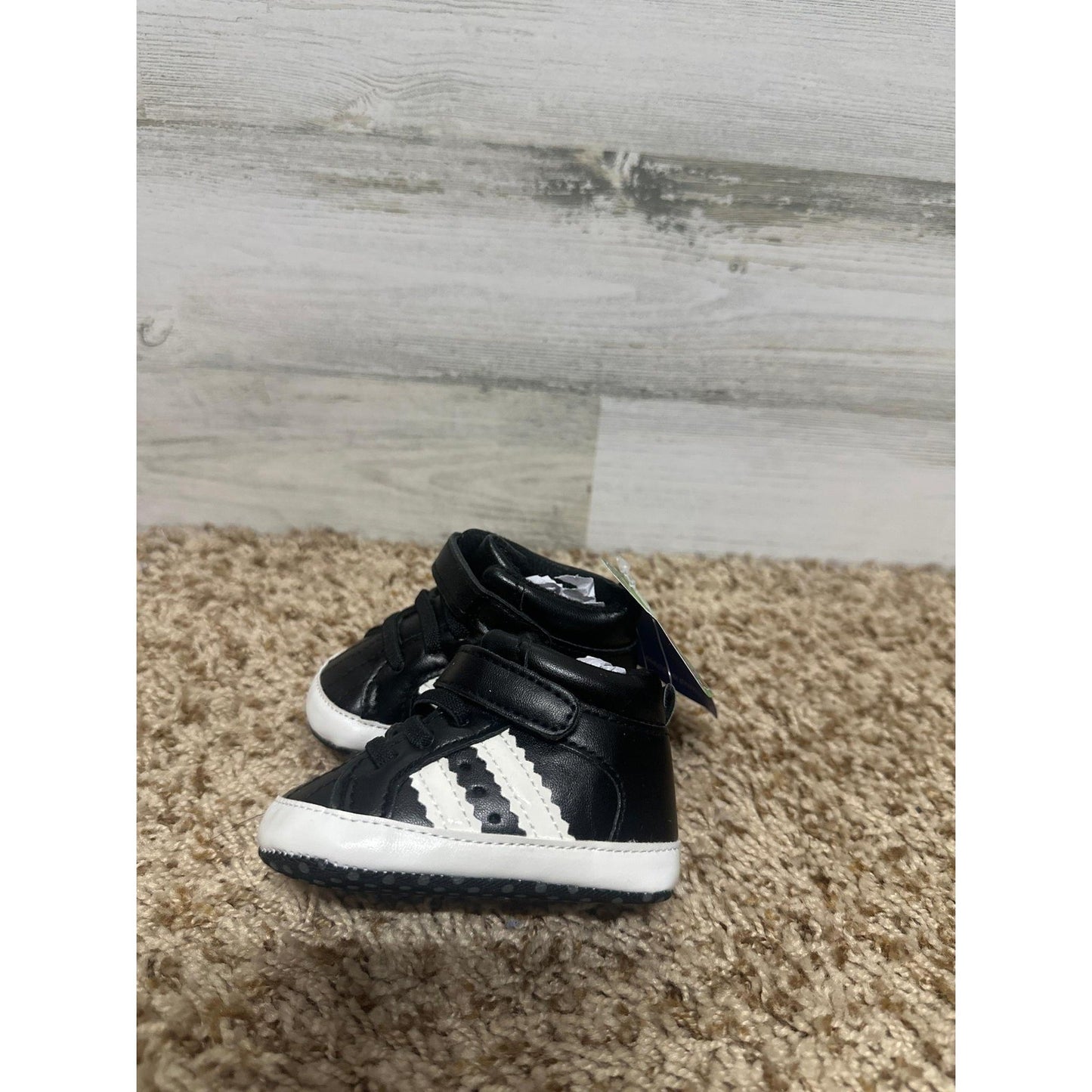 High Top Sneakers Baby Boy 6-12M Black White Striped Crib Shoes NWT0