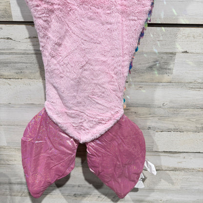 Nicole Miller Mermaid Tail Blanket Kids Shiny Pink Blue Sequin Plush Cozy EUC5