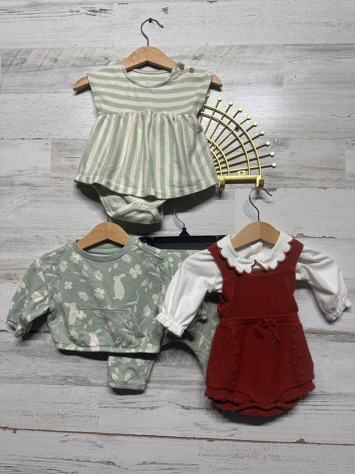 Cat & Jack Baby Outfits Girls 0-3M Green Red Floral Striped Knit EUC0