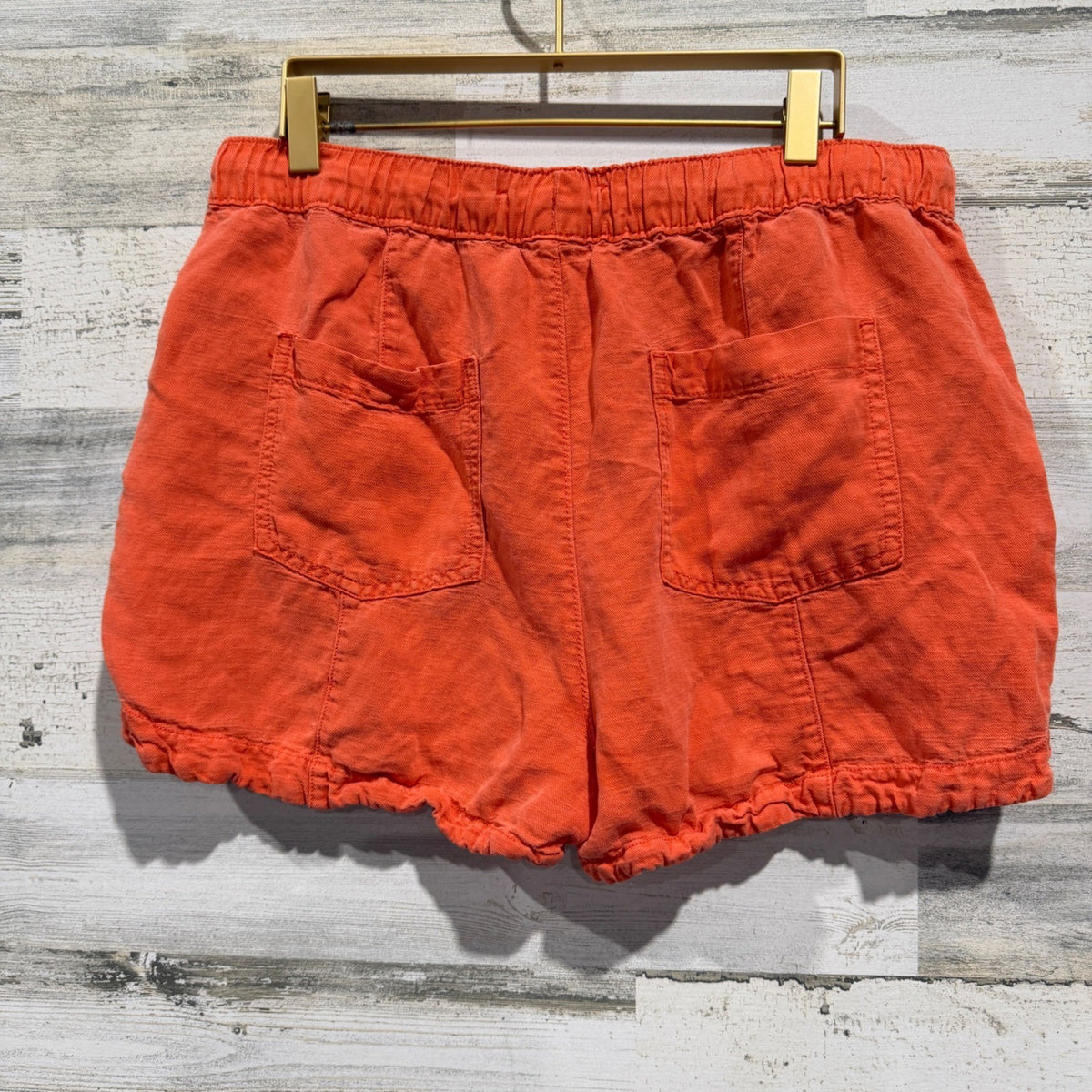 C&C California Linen Blend Pull On Shorts Womens Large Orange Ruffle Hem Summer2